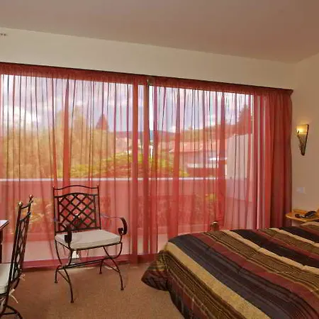 Astoria Hotel 3*